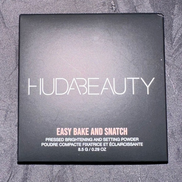HUDA BEAUTY EASY BAKE AND SNATCH SHADE COFFEE CAKE BRIGHTENS UNDER EYE SEAMLESS - Picture 7 of 8